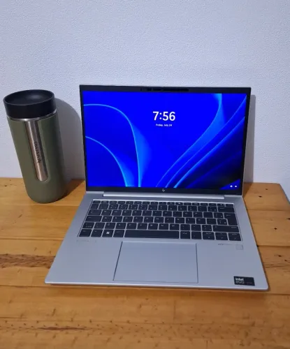 HP EliteBook 840 G11 - Intel Core Ultra 5 / 16GB RAM / SSD 256GB - Estado de Novo