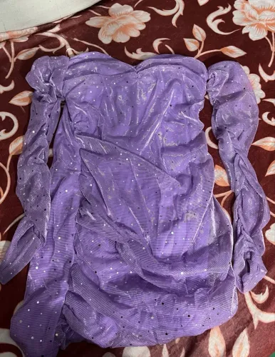 vestido de festa roxo com lantejoula