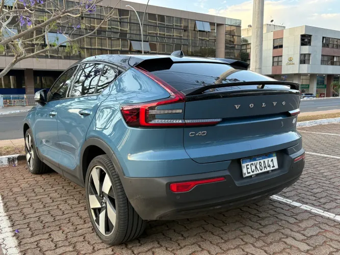 Volvo C40 Recharge Pure Eletric (elétrico) 2022