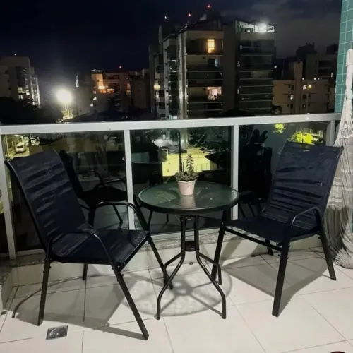 Mesa de varanda com 2 cadeiras super confortável
