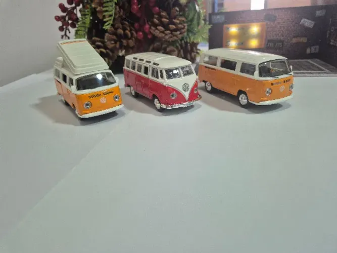 Miniatura Coleção Carros Maisto 1:43 - Volkswagen Kombi 