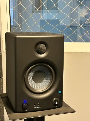 PAR Monitores Presonus Eris 4.5