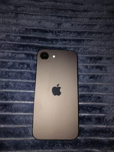 iPhone 16e
