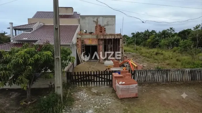 Sobrado à venda, com piscina , 3 quartos Coroados, Guaratuba, PR