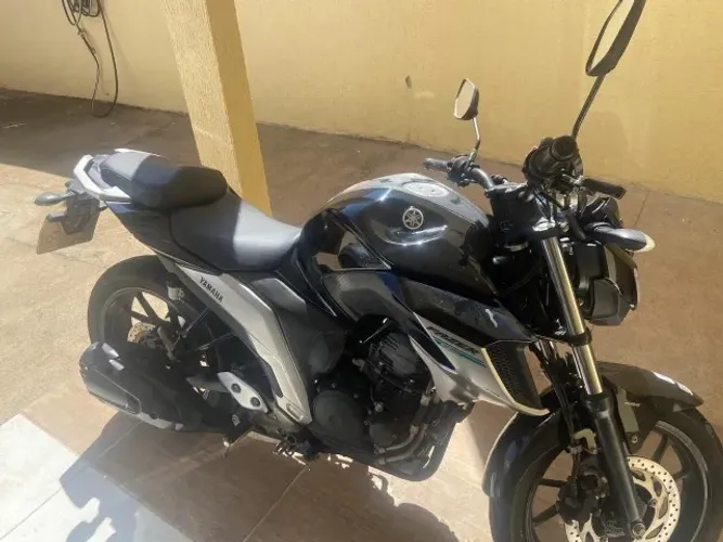 Fazer 250 Preta 2021