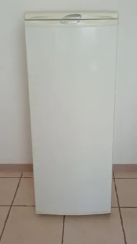 Vende geladeira pequena