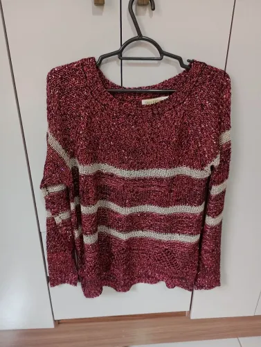 Blusas femininas em tricô.