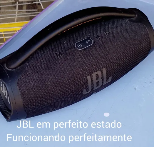 Som JBL em perfeito estado
