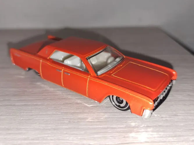Hotwheels Lincoln Continental 64
