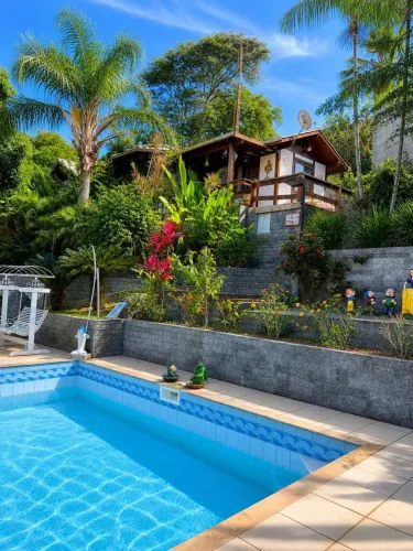 pedra de guaratiba-Chalé-piscina-Casa hóspede-sslao de festas-1000m