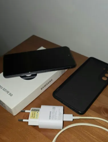 Samsung Galaxy S21FE + carregador e capinha