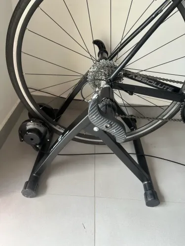 Vendo Rolo de Bike Absolut Wind 8