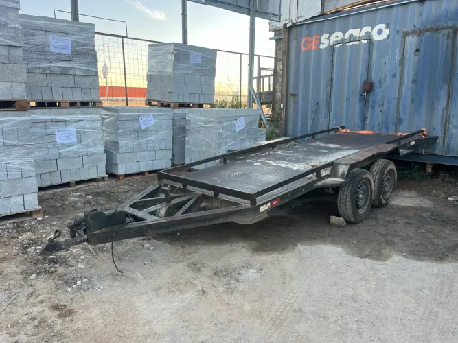 Carretinha trucada reforçada para carga de até 3500kg
