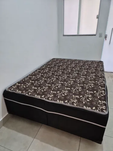 Cama box com colchão acoplado