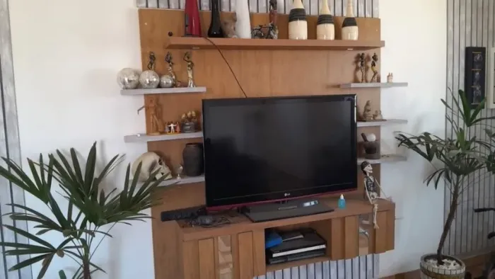 Painel Rack-TV - tam. 1,87 larg x 1,70 altu - em MDF - OPORTUNIDADE