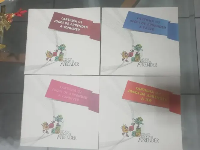 Vendo cartilhas educativas com os 4 pilares da educação kit com 4 cartilhas R$ 20,00
