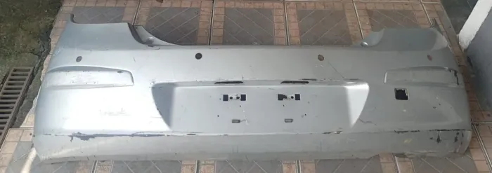 Para-choque traseiro Hyundai i30 09/12 com detalhe