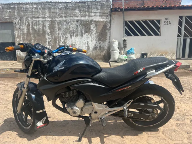 CB 300 