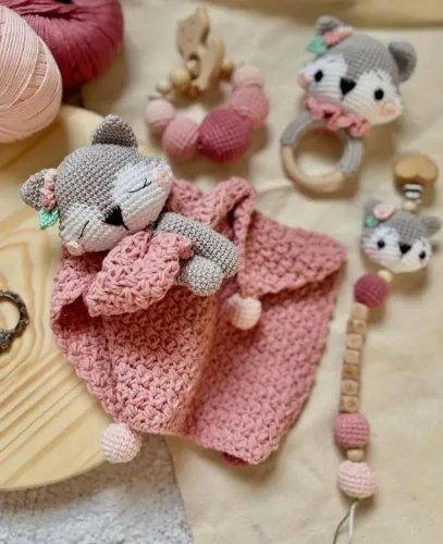 Kit infantil em crochê tema raposas 