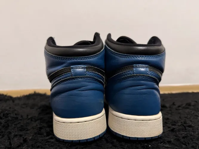 Vendo tênis Nike air Jordan 1 retrô marinho e preto 