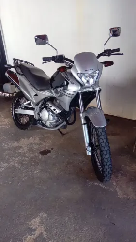 Moto muito extra impecável