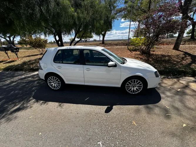 Volkswagen Golf Sportline 1.6 MI Total Flex 8V 4P 2014