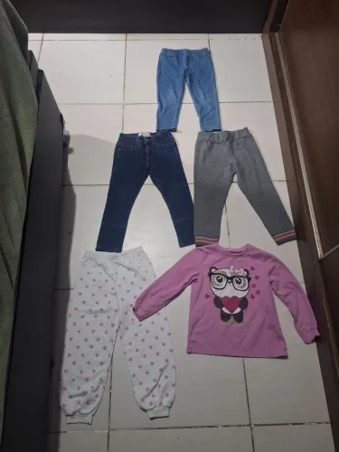 Lote de roupas de sair tamanho 4 varias marquinhas