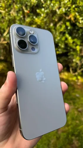 15 PM 256GB 83% Titanium Natural