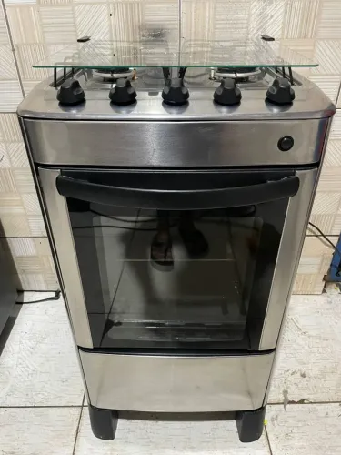 Fogão Esmaltec de 4 bocas preto com inox