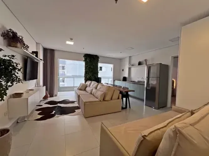 Apartamento no Boqueirão, em Praia Grande - SP.