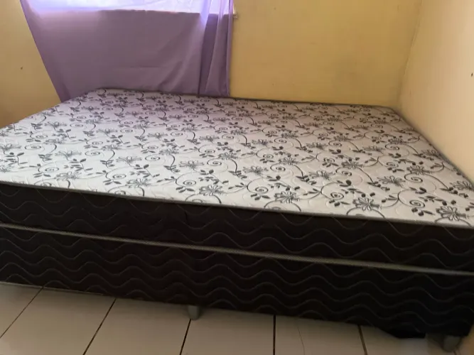Vendo cama casal em perfeito estado
