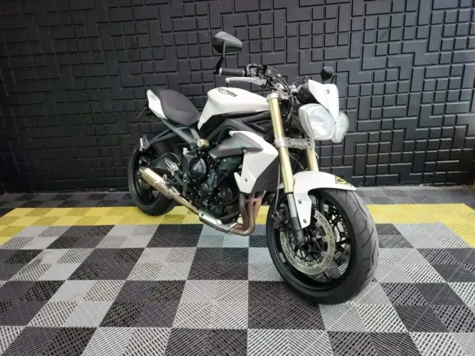 STREET TRIPLE 675 675 BRANCA 2015/2015