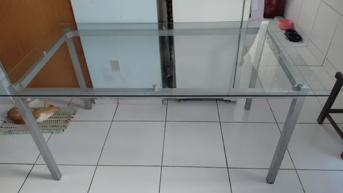 VENDE-SE MESA GRANDE DE VIDRO