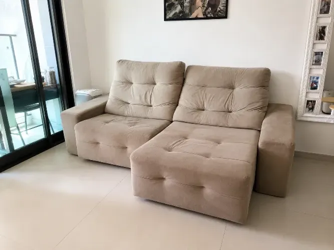 Sofá 3 lugares retrátil reclinável cama bege 2,31m usado 