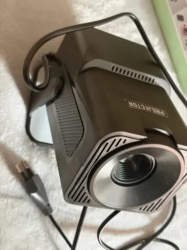 Projetor ultra hd novo