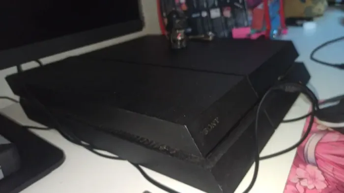 Vendo um ps4 ou troco em um celular e uma volta 