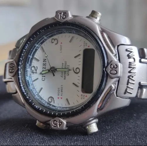 Relógio antigo pulseira em aço