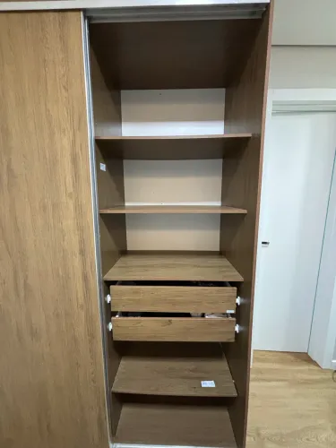 Guarda roupa porta de correr com espelho
