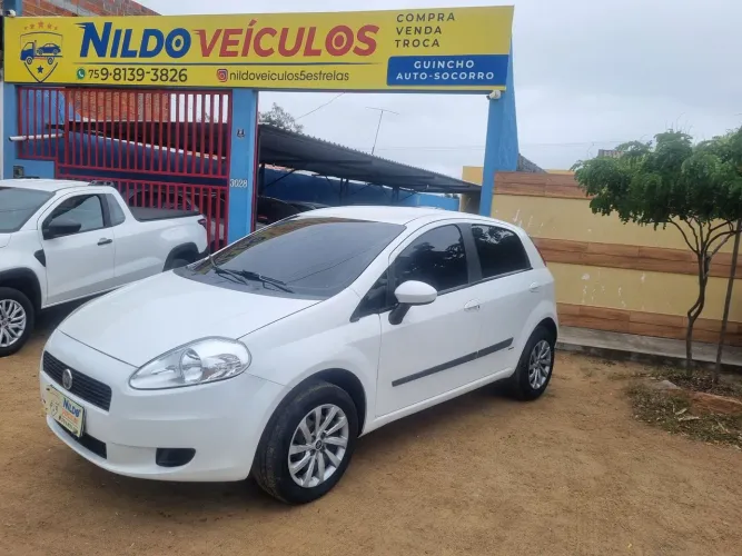 Fiat Punto Attractive Italia 1.4 F.flex 8V 5P 2012