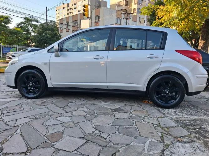 Nissan Tiida SL 1.8/1.8 Flex 16V Aut. 2008