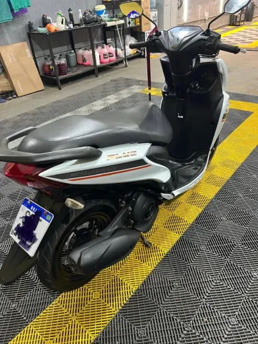 Yamaha Fluo 23/24
