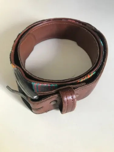 Cinto Em Couro Marrom Vintage Com Tecido Da Marca Abruzz