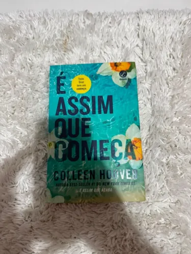 Livro É assim que começa Collen Hoover