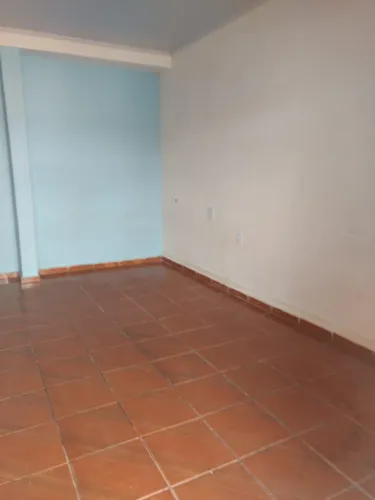 Alugo kitinete na QR 401 de samambaia norte