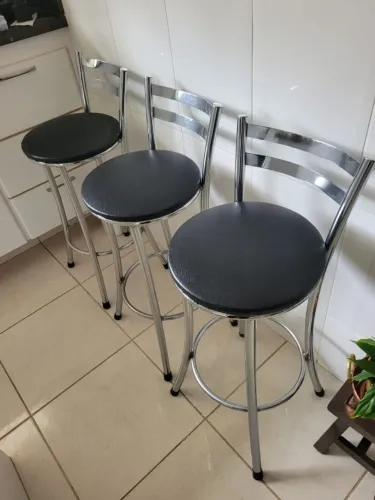 3 Banquetas Altas de Metal para Balcão / Bar