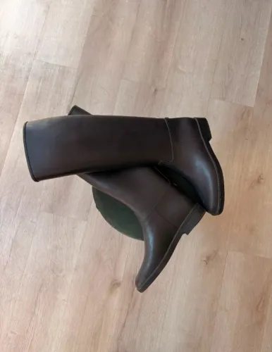 Bota | Tamanho 36 | R$ 75