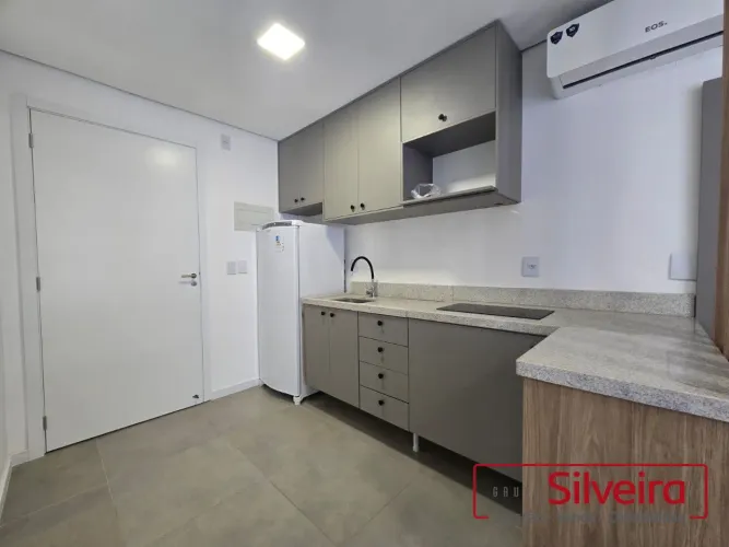 SILVEIRA ALUGA STUDIO NO BOM FIM EM PORTO ALEGRE.