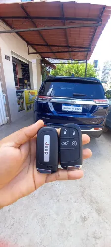 Chaves de presença Jeep Compass Commander. Fazemos conserto também.