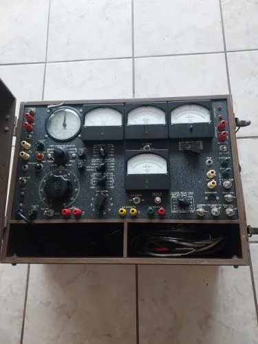 Multi AMP SR51-4 Test Relé Analógico-PH1 Megger