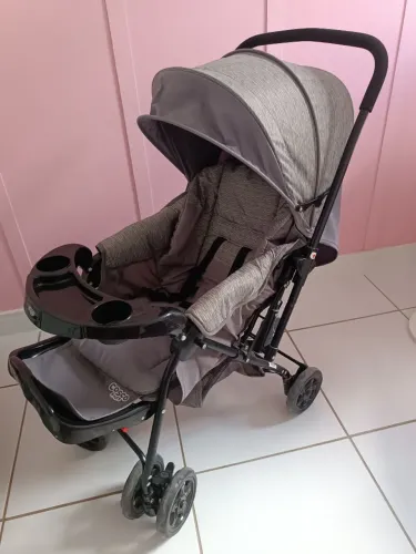 Carrinho de bebê + bebê conforto
